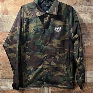 Vans "Off The Wall" Men's Green Camo Windbreaker jacket size small